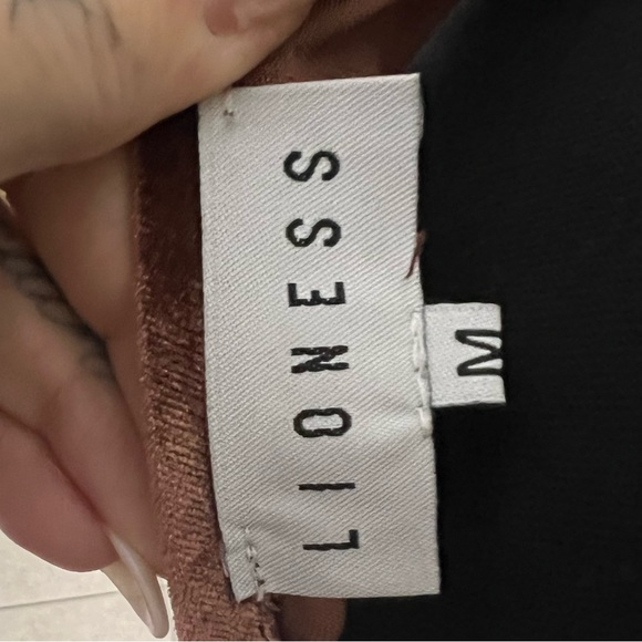 Beautiful dusty brown Lioness gown size M - Picture 6 of 6